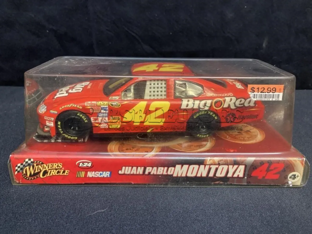 LOTE 178 - 01 RARA MINIATURA NASCAR 1:24 STOCK CAR #42 JUAN PABLO MONTOYA ( EMBALAGEM ORIGINAL/FECHADA), COMPRADO EM GARAGENS DE ANTIGUIDADES NOS EUA. (NO ESTADO) ATENÇÃO! FAZER A VISITAÇÃO ANTES DE ARREMATAR, NÃO SABEMOS SE FUNCIONA, LEILÃO NÃO TEM GARANTIA E NEM DEVOLUÇÃO, SUJEITO A POSSÍVEIS AVARIAS VISÍVEIS/OCULTAS E/OU AUSÊNCIA DE COMPONENTES.