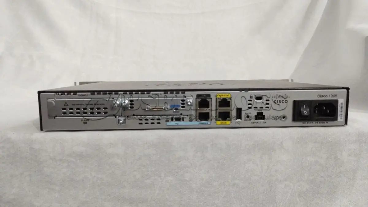 LOTE 405 - 01 LOTE COM UM  APPLAINCE CISCO 1905 RETIRADA DO LOCAL FUNCIONANDO MONITOR SAMSUNG FUNCIONANDO PERFEITAMENTE  MONITOR SAMSUNG LIGANDO PERFEITAMENTE. (NO ESTADO) ATENÇÃO! FAZER A VISITAÇÃO ANTES DE ARREMATAR, NÃO SABEMOS SE FUNCIONA, LEILÃO NÃO TEM GARANTIA E NEM DEVOLUÇÃO, SUJEITO A POSSÍVEIS AVARIAS VISÍVEIS/OCULTAS E/OU AUSÊNCIA DE COMPONENTES.