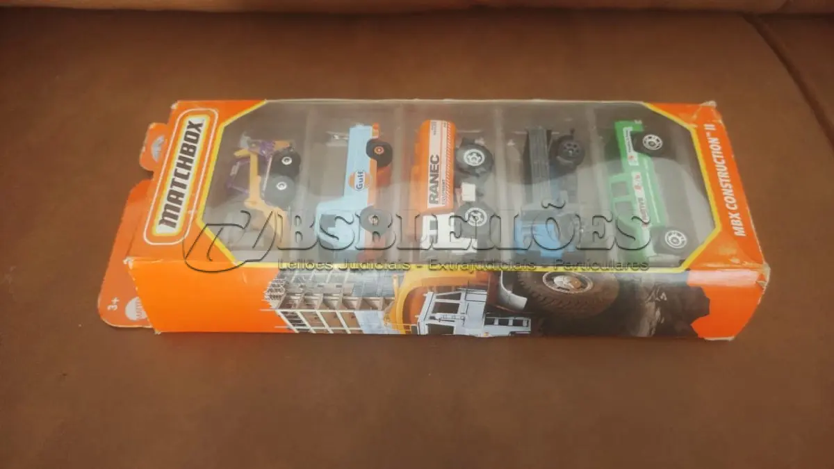 LOTE 352 - 01 COLEÇÃO CARRINHOS ANTIGOS  BOX MATCHBOX NOVO LACARDO SEM USO. (NO ESTADO) ATENÇÃO! FAZER A VISITAÇÃO ANTES DE ARREMATAR, NÃO SABEMOS SE FUNCIONA, LEILÃO NÃO TEM GARANTIA E NEM DEVOLUÇÃO, SUJEITO A POSSÍVEIS AVARIAS VISÍVEIS/OCULTAS E/OU AUSÊNCIA DE COMPONENTES.