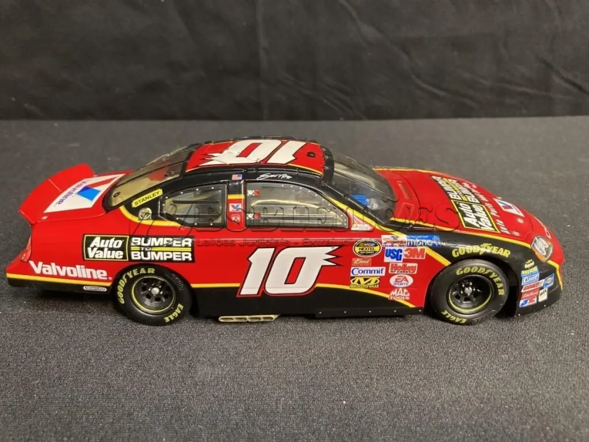LOTE 123 - 01 RARA MINIATURA EM METAL DIECAST NASCAR SCOTT RIGGS SUPER CONSERVADA PARECE NOVA, ITEM COMPRADO EM GAREGEM DE ANTIGUIDADES NOS EUA. ITEM DE COLEÇAO. (NO ESTADO) ATENÇÃO! FAZER A VISITAÇÃO ANTES DE ARREMATAR, NÃO SABEMOS SE FUNCIONA, LEILÃO NÃO TEM GARANTIA E NEM DEVOLUÇÃO, SUJEITO A POSSÍVEIS AVARIAS VISÍVEIS/OCULTAS E/OU AUSÊNCIA DE COMPONENTES.
