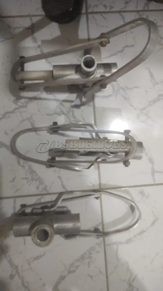 LOTE 390 - 01 CARRINHO DE CHURROS USADO. (NO ESTADO) ATENÇÃO! FAZER A VISITAÇÃO ANTES DE ARREMATAR, NÃO SABEMOS SE FUNCIONA, LEILÃO NÃO TEM GARANTIA E NEM DEVOLUÇÃO, SUJEITO A POSSÍVEIS AVARIAS VISÍVEIS/OCULTAS E/OU AUSÊNCIA DE COMPONENTES.