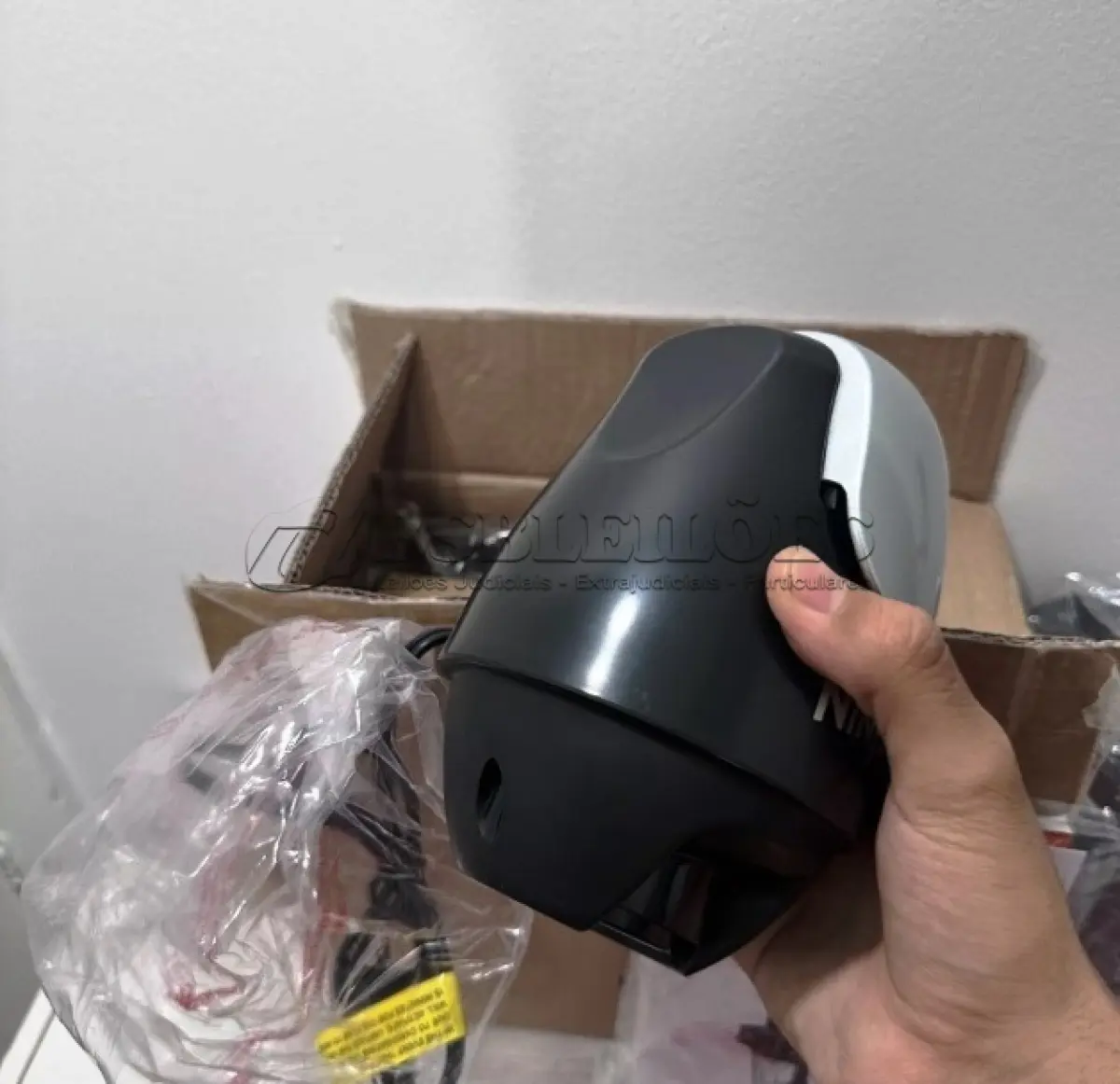 LOTE 176 - 01 PROCESSADOR PERSONAL NINJA MODELO QB751Q SERIES VOLTAGEM 120V 60HZ 450 WATTS NOVO NUNCA USADO FUNCIONANDO.ITEM ORIGINAL COMPRADO EM LOJA NOS EUA. (NO ESTADO) ATENÇÃO! FAZER A VISITAÇÃO ANTES DE ARREMATAR, NÃO SABEMOS SE FUNCIONA, LEILÃO NÃO TEM GARANTIA E NEM DEVOLUÇÃO, SUJEITO A POSSÍVEIS AVARIAS VISÍVEIS/OCULTAS E/OU AUSÊNCIA DE COMPONENTES.