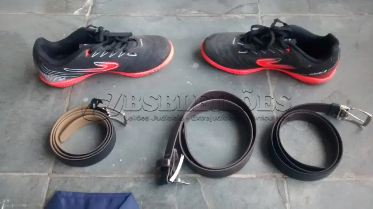 LOTE 375 - 01 LOTE COM CAMISA NOVA TAM, M CHUTEIRA NOVA CINTOS. (NO ESTADO) ATENÇÃO! FAZER A VISITAÇÃO ANTES DE ARREMATAR, NÃO SABEMOS SE FUNCIONA, LEILÃO NÃO TEM GARANTIA E NEM DEVOLUÇÃO, SUJEITO A POSSÍVEIS AVARIAS VISÍVEIS/OCULTAS E/OU AUSÊNCIA DE COMPONENTES.