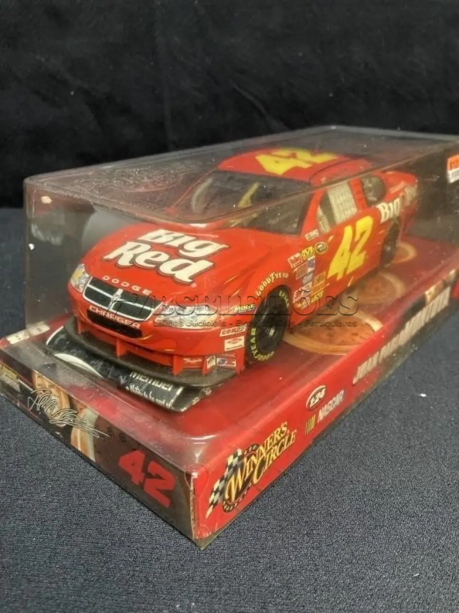 LOTE 178 - 01 RARA MINIATURA NASCAR 1:24 STOCK CAR #42 JUAN PABLO MONTOYA ( EMBALAGEM ORIGINAL/FECHADA), COMPRADO EM GARAGENS DE ANTIGUIDADES NOS EUA. (NO ESTADO) ATENÇÃO! FAZER A VISITAÇÃO ANTES DE ARREMATAR, NÃO SABEMOS SE FUNCIONA, LEILÃO NÃO TEM GARANTIA E NEM DEVOLUÇÃO, SUJEITO A POSSÍVEIS AVARIAS VISÍVEIS/OCULTAS E/OU AUSÊNCIA DE COMPONENTES.