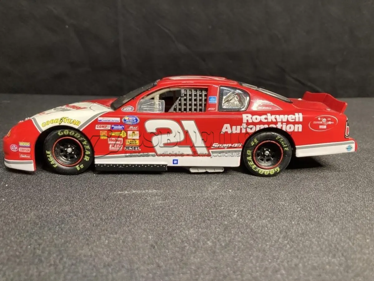 LOTE 144 - 01 RARA MINIATURA DA CASCAR ACTION NASCAR 1/24 DIECAST #21 MIKE DILLON ROCKWELL AUTOMATION 2000 MONTE CARLO,COMPRADA EM GARAGEM DE ANTIGUIDADES NOS EUA. (NO ESTADO) ATENÇÃO! FAZER A VISITAÇÃO ANTES DE ARREMATAR, NÃO SABEMOS SE FUNCIONA, LEILÃO NÃO TEM GARANTIA E NEM DEVOLUÇÃO, SUJEITO A POSSÍVEIS AVARIAS VISÍVEIS/OCULTAS E/OU AUSÊNCIA DE COMPONENTES.