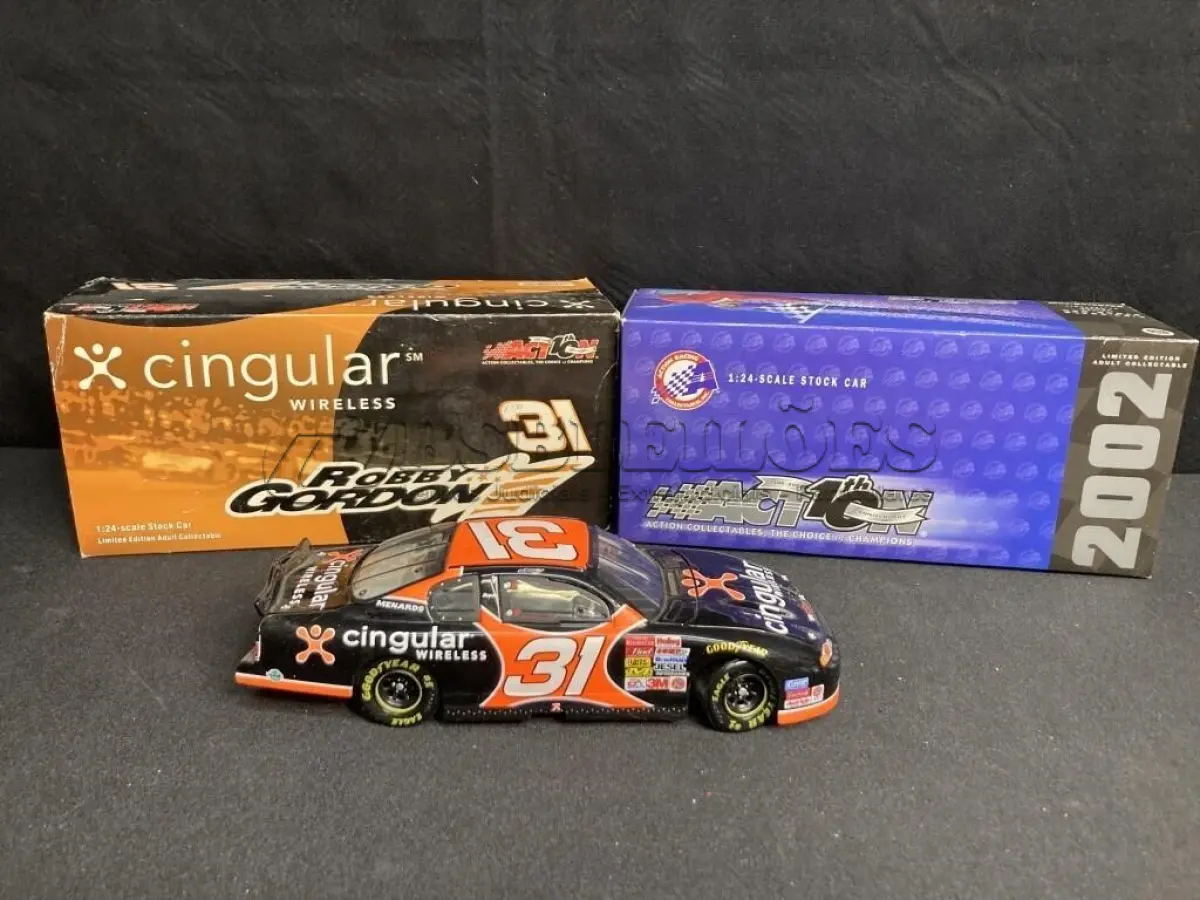 LOTE 128 - 01 RARA MINIATURA NASCAR ROBBY GORDON CINGULAR WIRELESS DIECAST.ITEM COMPRADO EM GARAGEM DE ANTIGUIDADES NOS EUA. (NO ESTADO) ATENÇÃO! FAZER A VISITAÇÃO ANTES DE ARREMATAR, NÃO SABEMOS SE FUNCIONA, LEILÃO NÃO TEM GARANTIA E NEM DEVOLUÇÃO, SUJEITO A POSSÍVEIS AVARIAS VISÍVEIS/OCULTAS E/OU AUSÊNCIA DE COMPONENTES.