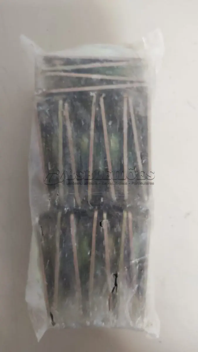 LOTE 400 - 01 CAIXA COM 20 TAMPAS MANCAL TUBELESS MACHO CARRETAS COM FREIO TUBELESS NOVOS SEM USO
