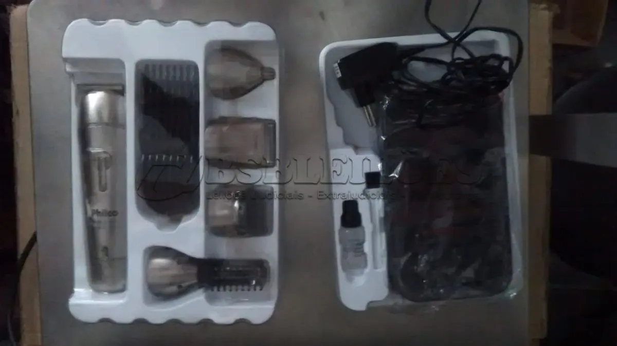 LOTE 372 - 01 BARBEADOR PHILIPS. (NO ESTADO) ATENÇÃO! FAZER A VISITAÇÃO ANTES DE ARREMATAR, NÃO SABEMOS SE FUNCIONA, LEILÃO NÃO TEM GARANTIA E NEM DEVOLUÇÃO, SUJEITO A POSSÍVEIS AVARIAS VISÍVEIS/OCULTAS E/OU AUSÊNCIA DE COMPONENTES.