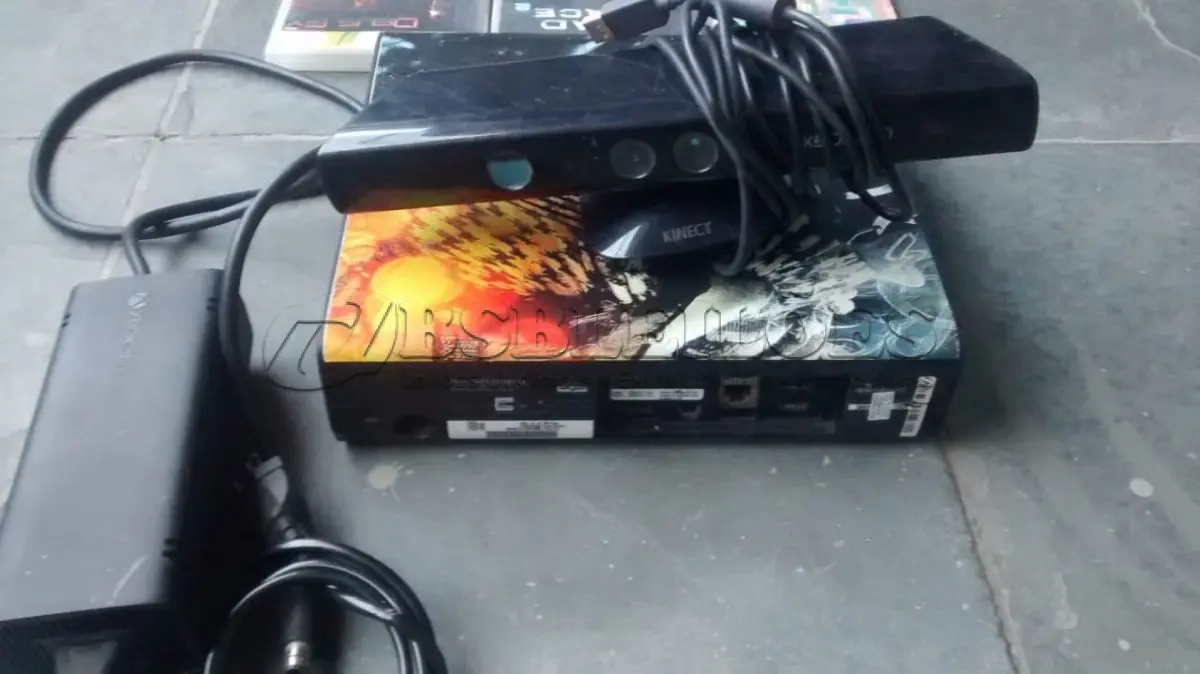 LOTE 374 - 01 X BOX EM ÓTIMO ESTADO ESTAVA FUNCICONADO FICOU GUARDADO TEMPO ESTA LINADO SEM ETS TOTAL. (NO ESTADO) ATENÇÃO! FAZER A VISITAÇÃO ANTES DE ARREMATAR, NÃO SABEMOS SE FUNCIONA, LEILÃO NÃO TEM GARANTIA E NEM DEVOLUÇÃO, SUJEITO A POSSÍVEIS AVARIAS VISÍVEIS/OCULTAS E/OU AUSÊNCIA DE COMPONENTES.