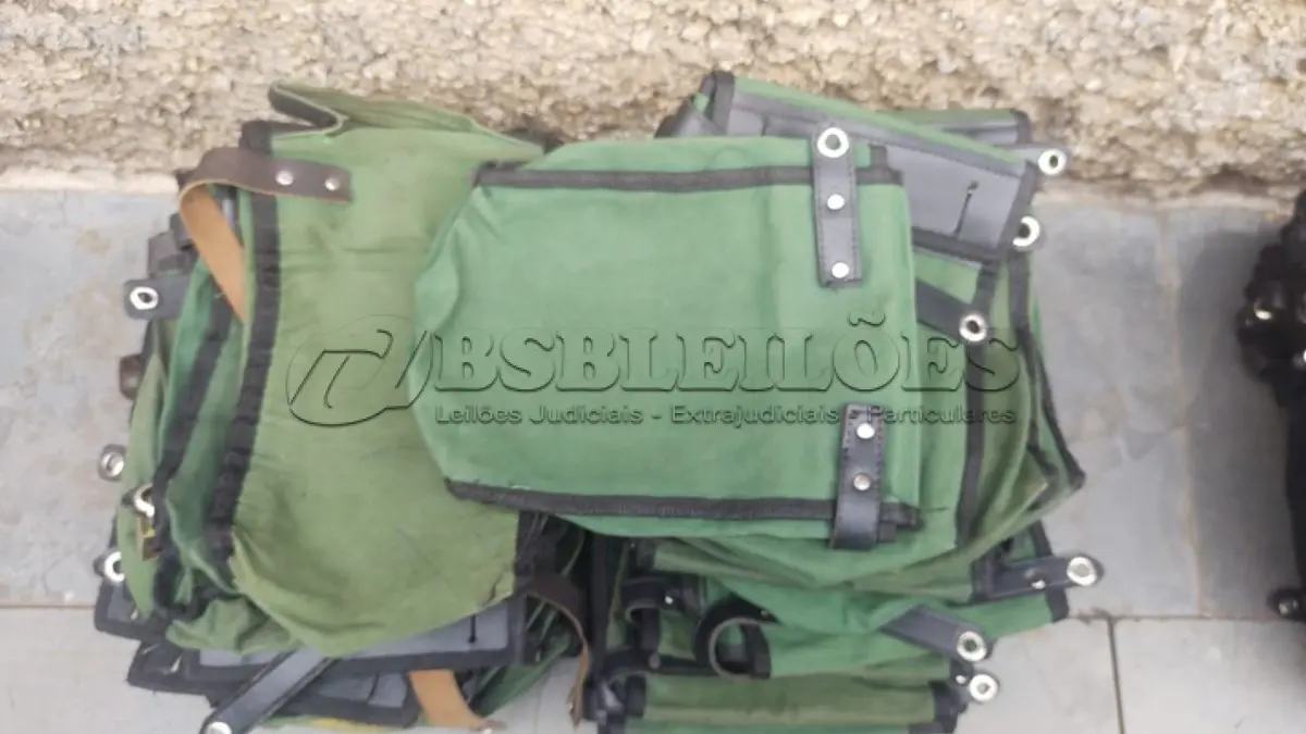 LOTE 389 - 01 LOTE COM 200 MALOTES PEQUENOS EM OTIMO ESTADO DE CONSERVAÇAO. (NO ESTADO) ATENÇÃO! FAZER A VISITAÇÃO ANTES DE ARREMATAR, NÃO SABEMOS SE FUNCIONA, LEILÃO NÃO TEM GARANTIA E NEM DEVOLUÇÃO, SUJEITO A POSSÍVEIS AVARIAS VISÍVEIS/OCULTAS E/OU AUSÊNCIA DE COMPONENTES.