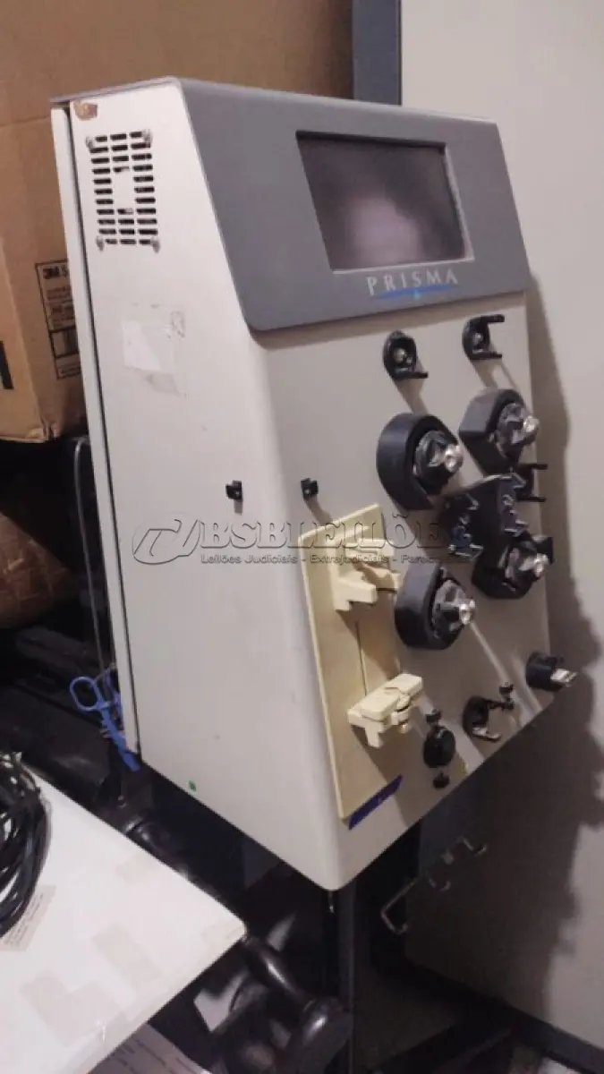 LOTE 376 - 01 MÁQUINA DE HEMODIÁLISE PRISMA GAMBO  HEMODIÁLISE. (NO ESTADO) ATENÇÃO! FAZER A VISITAÇÃO ANTES DE ARREMATAR, NÃO SABEMOS SE FUNCIONA, LEILÃO NÃO TEM GARANTIA E NEM DEVOLUÇÃO, SUJEITO A POSSÍVEIS AVARIAS VISÍVEIS/OCULTAS E/OU AUSÊNCIA DE COMPONENTES.