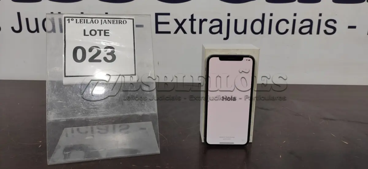 LOTE 023 - 01 IPHONE XS BLOQUEADO.  (NO ESTADO) ATENÇÃO! FAZER A VISITAÇÃO ANTES DE ARREMATAR, NÃO SABEMOS SE FUNCIONA. LEILÃO NÃO TEM GARANTIA E NEM DEVOLUÇÃO, SUJEITO A POSSÍVEIS AVARIAS VISÍVEIS/OCULTAS E/OU AUSÊNCIA DE COMPONENTES.