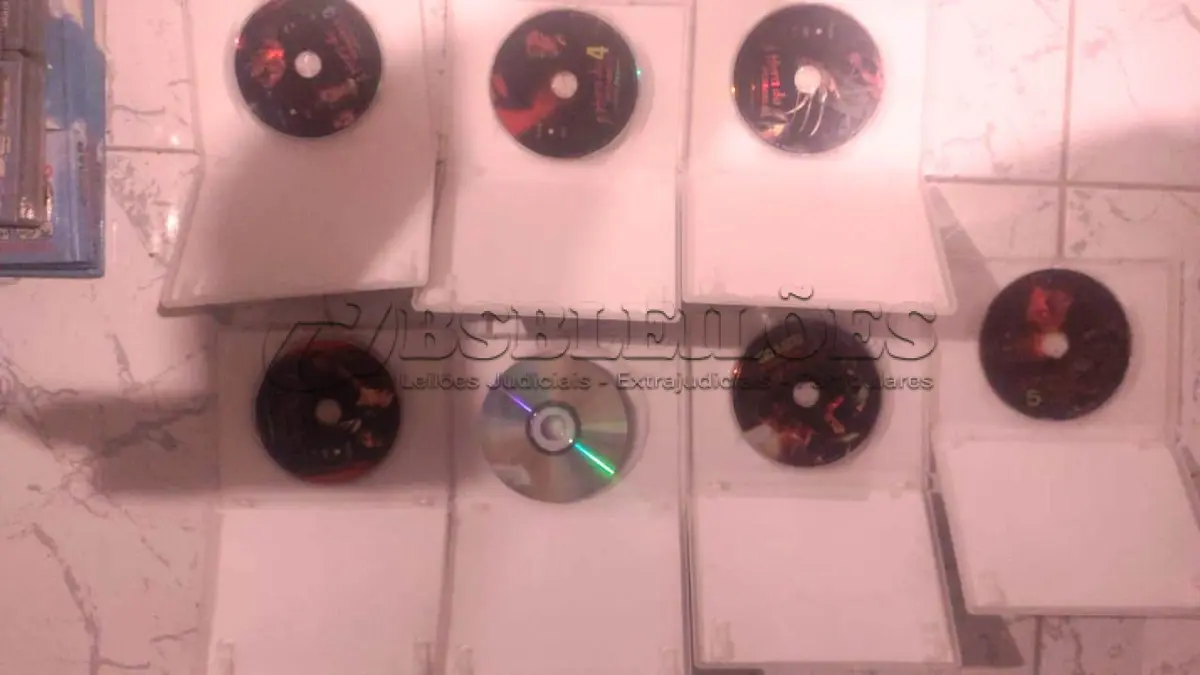 LOTE 453 - COLEÇÃO A HORA DO PESADELO - 7 FILMES TODOS ORIGINAIS ESTADO DE NOVOS. (NO ESTADO) ATENÇÃO! FAZER A VISITAÇÃO ANTES DE ARREMATAR, NÃO SABEMOS SE FUNCIONA, LEILÃO NÃO TEM GARANTIA E NEM DEVOLUÇÃO, SUJEITO A POSSÍVEIS AVARIAS VISÍVEIS/OCULTAS E/OU AUSÊNCIA DE COMPONENTES.