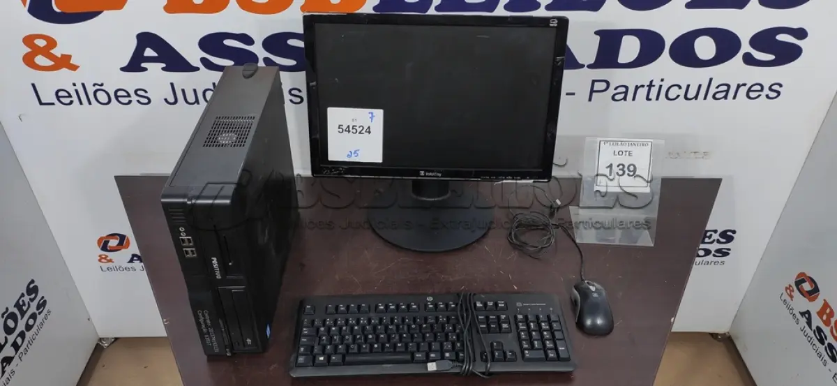 LOTE 139 - 01 CPU MARCA POSITIVO, 01 MONITOR MARCA INFOWAY, 01 TECLADO MARCA HP E 01 MOUSE.  (NO ESTADO) ATENÇÃO! FAZER A VISITAÇÃO ANTES DE ARREMATAR, NÃO SABEMOS SE FUNCIONA. LEILÃO NÃO TEM GARANTIA E NEM DEVOLUÇÃO, SUJEITO A POSSÍVEIS AVARIAS VISÍVEIS/OCULTAS E/OU AUSÊNCIA DE COMPONENTES.