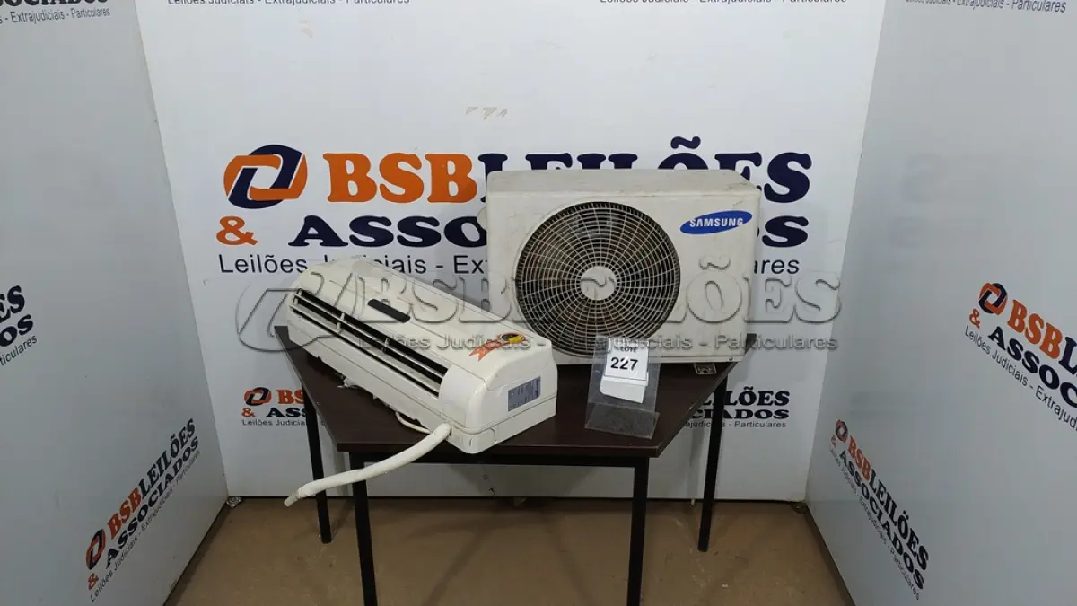 LOTE 227 - 01 EVAPORADORA 12.000TU/H MARCA SPRINGER E 01 CONDENSADORA MARCA SAMSUNG.  (NO ESTADO) ATENÇÃO! FAZER A VISITAÇÃO ANTES DE ARREMATAR, NÃO SABEMOS SE FUNCIONA. LEILÃO NÃO TEM GARANTIA E NEM DEVOLUÇÃO, SUJEITO A POSSÍVEIS AVARIAS VISÍVEIS/OCULTAS E/OU AUSÊNCIA DE COMPONENTES.