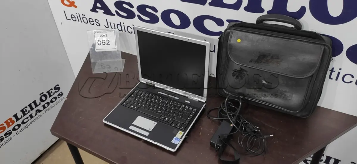 LOTE 062 - 01 NOTEBOOK COM FONTE E MALETA MARCA ITAUTEC.  (NO ESTADO) ATENÇÃO! FAZER A VISITAÇÃO ANTES DE ARREMATAR, NÃO SABEMOS SE FUNCIONA. LEILÃO NÃO TEM GARANTIA E NEM DEVOLUÇÃO, SUJEITO A POSSÍVEIS AVARIAS VISÍVEIS/OCULTAS E/OU AUSÊNCIA DE COMPONENTES.