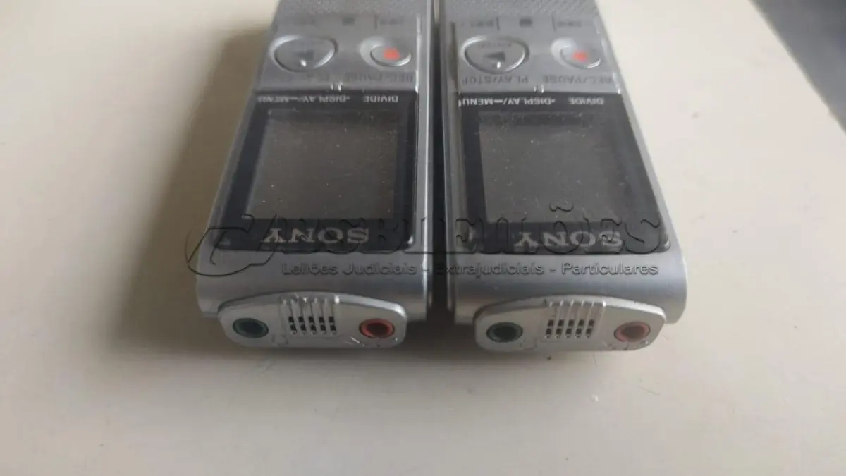 LOTE 481 - 01 LOTE CONTENDO 02 GRAVADORES DE AUDIO SONY. (NO ESTADO) ATENÇÃO! FAZER A VISITAÇÃO ANTES DE ARREMATAR, NÃO SABEMOS SE FUNCIONA, LEILÃO NÃO TEM GARANTIA E NEM DEVOLUÇÃO, SUJEITO A POSSÍVEIS AVARIAS VISÍVEIS/OCULTAS E/OU AUSÊNCIA DE COMPONENTES.