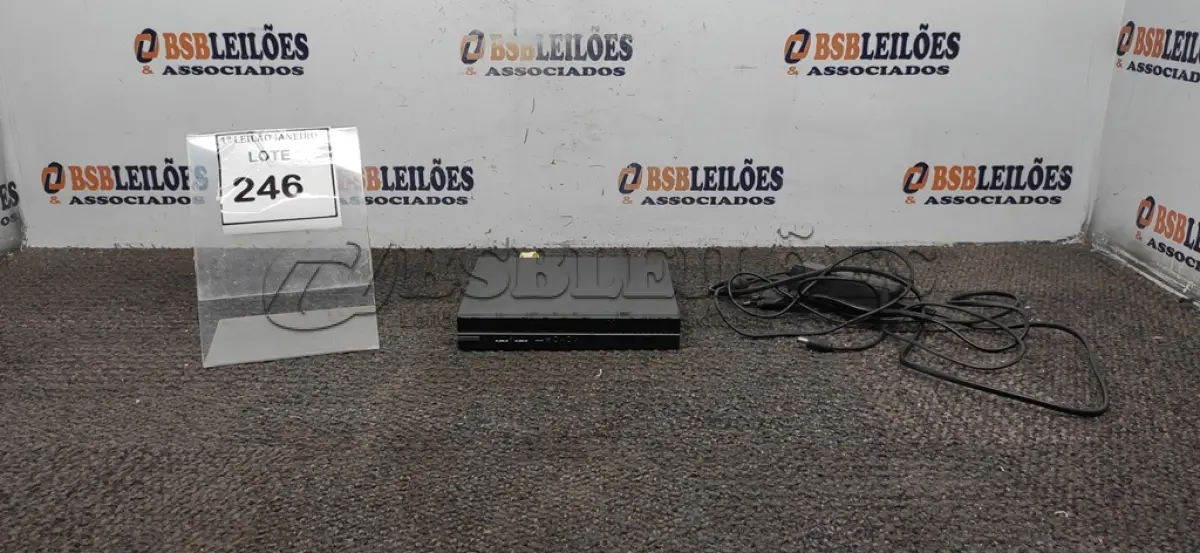 LOTE 246 - 01 MINI PC CORE I3 MARCA DATEN.  (NO ESTADO) ATENÇÃO! FAZER A VISITAÇÃO ANTES DE ARREMATAR, NÃO SABEMOS SE FUNCIONA. LEILÃO NÃO TEM GARANTIA E NEM DEVOLUÇÃO, SUJEITO A POSSÍVEIS AVARIAS VISÍVEIS/OCULTAS E/OU AUSÊNCIA DE COMPONENTES.