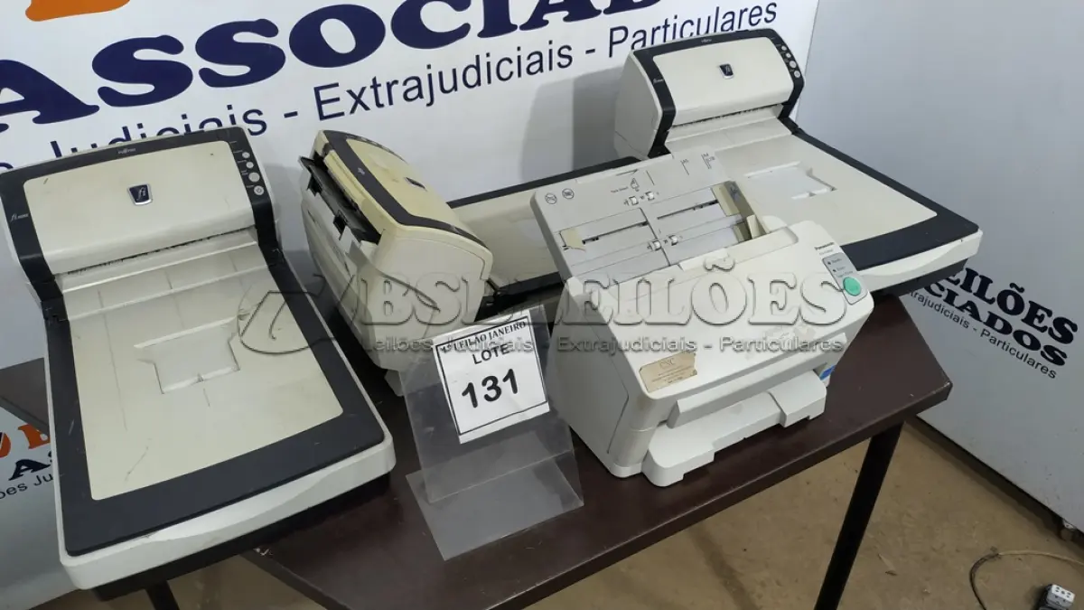 LOTE 131 - 01 SCANNER MARCA PANASONIC E 03 SCANNERS MARCA FUJITSU.  (NO ESTADO) ATENÇÃO! FAZER A VISITAÇÃO ANTES DE ARREMATAR, NÃO SABEMOS SE FUNCIONA. LEILÃO NÃO TEM GARANTIA E NEM DEVOLUÇÃO, SUJEITO A POSSÍVEIS AVARIAS VISÍVEIS/OCULTAS E/OU AUSÊNCIA DE COMPONENTES.