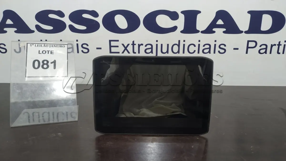 LOTE 081 - 01 TABLET SEM CARREGADOR MARCA MOTOROLA.  (NO ESTADO) ATENÇÃO! FAZER A VISITAÇÃO ANTES DE ARREMATAR, NÃO SABEMOS SE FUNCIONA. LEILÃO NÃO TEM GARANTIA E NEM DEVOLUÇÃO, SUJEITO A POSSÍVEIS AVARIAS VISÍVEIS/OCULTAS E/OU AUSÊNCIA DE COMPONENTES.