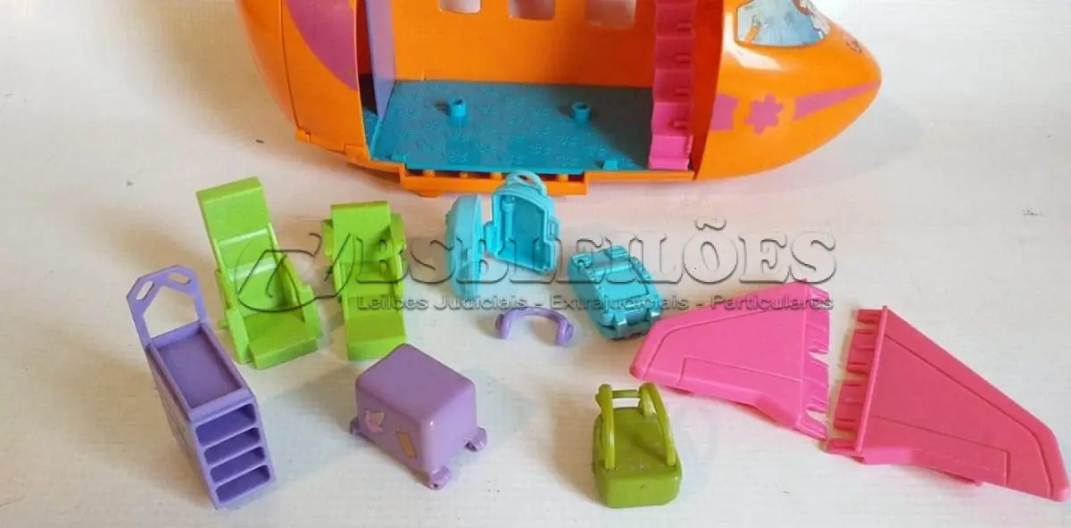 LOTE 457 - 01 LOTE COM BRIQUEDOS DA QUARTO POLLY FASHION E AVIÃO DA POLLY POCKET MATTEL. (NO ESTADO) ATENÇÃO! FAZER A VISITAÇÃO ANTES DE ARREMATAR, NÃO SABEMOS SE FUNCIONA, LEILÃO NÃO TEM GARANTIA E NEM DEVOLUÇÃO, SUJEITO A POSSÍVEIS AVARIAS VISÍVEIS/OCULTAS E/OU AUSÊNCIA DE COMPONENTES.