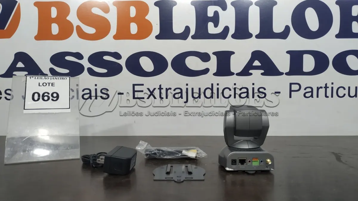 LOTE 069 - 01 CÂMERA DE REDE FIXA MARCA VIVOTEK.  (NO ESTADO) ATENÇÃO! FAZER A VISITAÇÃO ANTES DE ARREMATAR, NÃO SABEMOS SE FUNCIONA. LEILÃO NÃO TEM GARANTIA E NEM DEVOLUÇÃO, SUJEITO A POSSÍVEIS AVARIAS VISÍVEIS/OCULTAS E/OU AUSÊNCIA DE COMPONENTES.