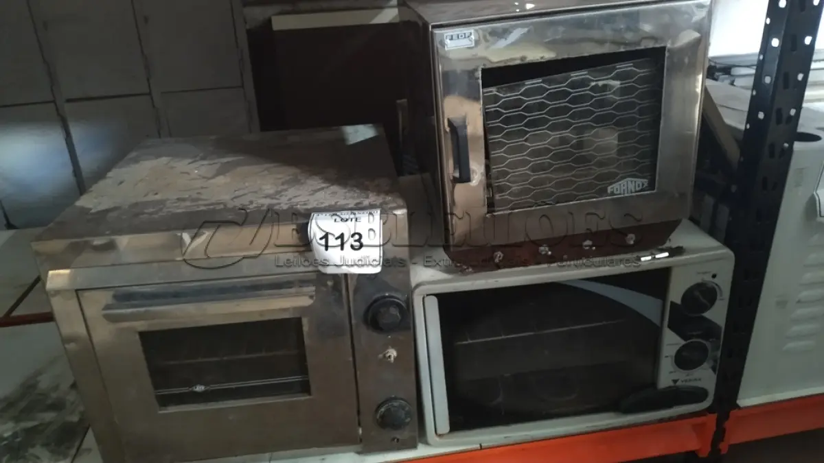LOTE 113 - 03 FORNOS DE MARCAS E MODELOS DIVERSOS.  (NO ESTADO) ATENÇÃO! FAZER A VISITAÇÃO ANTES DE ARREMATAR, NÃO SABEMOS SE FUNCIONA. LEILÃO NÃO TEM GARANTIA E NEM DEVOLUÇÃO, SUJEITO A POSSÍVEIS AVARIAS VISÍVEIS/OCULTAS E/OU AUSÊNCIA DE COMPONENTES.