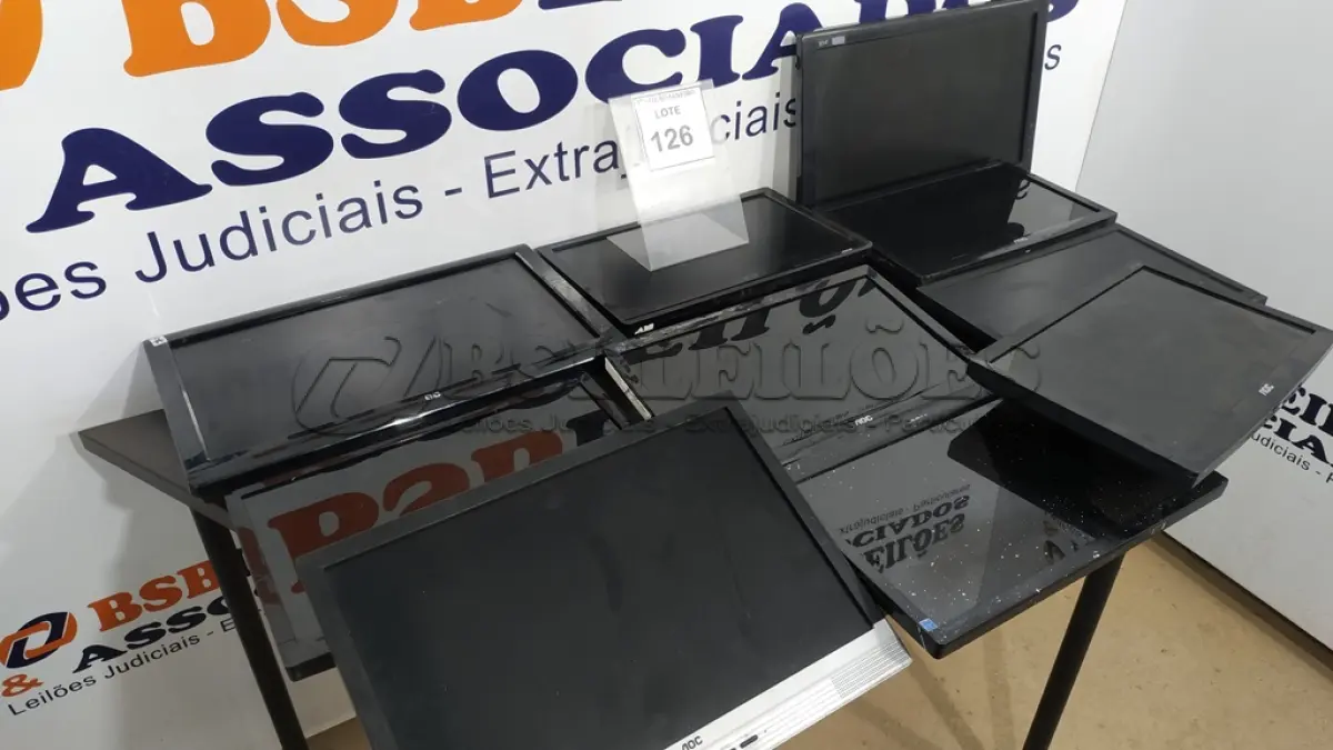 LOTE 126 - 10 MONITORES DE MARCAS E MODELOS DIVERSOS.  (NO ESTADO) ATENÇÃO! FAZER A VISITAÇÃO ANTES DE ARREMATAR, NÃO SABEMOS SE FUNCIONA. LEILÃO NÃO TEM GARANTIA E NEM DEVOLUÇÃO, SUJEITO A POSSÍVEIS AVARIAS VISÍVEIS/OCULTAS E/OU AUSÊNCIA DE COMPONENTES.