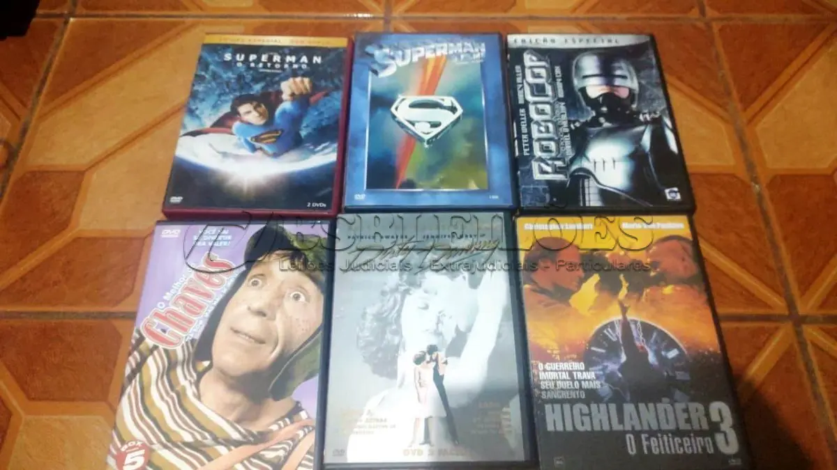 LOTE 454 - 01 LOTE FILMES TODOS DVDS ORIGINAIS ANTIGOS. (NO ESTADO) ATENÇÃO! FAZER A VISITAÇÃO ANTES DE ARREMATAR, NÃO SABEMOS SE FUNCIONA, LEILÃO NÃO TEM GARANTIA E NEM DEVOLUÇÃO, SUJEITO A POSSÍVEIS AVARIAS VISÍVEIS/OCULTAS E/OU AUSÊNCIA DE COMPONENTES.