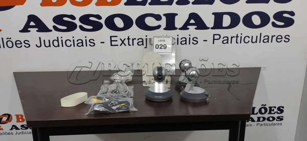 LOTE 029 - 03 CÂMERAS DE REDE FIXA MARCA VIVOTEK.  (NO ESTADO) ATENÇÃO! FAZER A VISITAÇÃO ANTES DE ARREMATAR, NÃO SABEMOS SE FUNCIONA. LEILÃO NÃO TEM GARANTIA E NEM DEVOLUÇÃO, SUJEITO A POSSÍVEIS AVARIAS VISÍVEIS/OCULTAS E/OU AUSÊNCIA DE COMPONENTES.