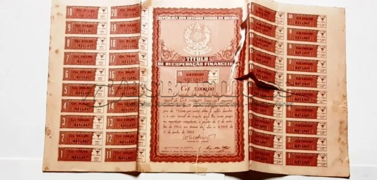 LOTE 475 - 01 APÓLICE REPÚBLICA DOS ESTADOS UNIDOS DO BRASIL Nº 105095 CR$50,00 RIO DE JANEIRO - POSSUI CUPONS BENS CONSERVADO E SUL AMÉRICA CAPITALIZAÇÃO - TÍTULO AO PORTADOR CR$ 5.000,00. (NO ESTADO) ATENÇÃO! FAZER A VISITAÇÃO ANTES DE ARREMATAR, NÃO SABEMOS SE FUNCIONA, LEILÃO NÃO TEM GARANTIA E NEM DEVOLUÇÃO, SUJEITO A POSSÍVEIS AVARIAS VISÍVEIS/OCULTAS E/OU AUSÊNCIA DE COMPONENTES.