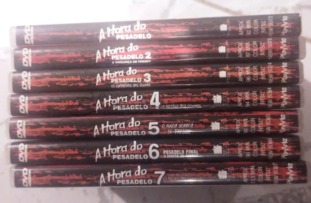 LOTE 453 - COLEÇÃO A HORA DO PESADELO - 7 FILMES TODOS ORIGINAIS ESTADO DE NOVOS. (NO ESTADO) ATENÇÃO! FAZER A VISITAÇÃO ANTES DE ARREMATAR, NÃO SABEMOS SE FUNCIONA, LEILÃO NÃO TEM GARANTIA E NEM DEVOLUÇÃO, SUJEITO A POSSÍVEIS AVARIAS VISÍVEIS/OCULTAS E/OU AUSÊNCIA DE COMPONENTES.