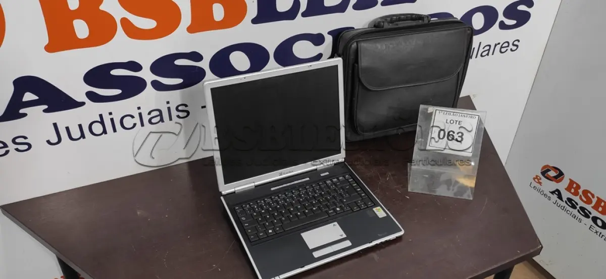 LOTE 063 - 01 NOTEBOOK COM MALETA E SEM FONTE MARCA ITAUTEC.  (NO ESTADO) ATENÇÃO! FAZER A VISITAÇÃO ANTES DE ARREMATAR, NÃO SABEMOS SE FUNCIONA. LEILÃO NÃO TEM GARANTIA E NEM DEVOLUÇÃO, SUJEITO A POSSÍVEIS AVARIAS VISÍVEIS/OCULTAS E/OU AUSÊNCIA DE COMPONENTES.