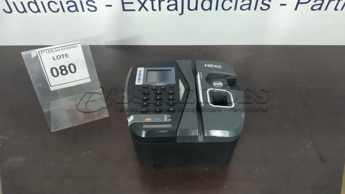 LOTE 080 - 01 RELÓGIO DE PONTO MARCA HENRY.  (NO ESTADO) ATENÇÃO! FAZER A VISITAÇÃO ANTES DE ARREMATAR, NÃO SABEMOS SE FUNCIONA. LEILÃO NÃO TEM GARANTIA E NEM DEVOLUÇÃO, SUJEITO A POSSÍVEIS AVARIAS VISÍVEIS/OCULTAS E/OU AUSÊNCIA DE COMPONENTES.
