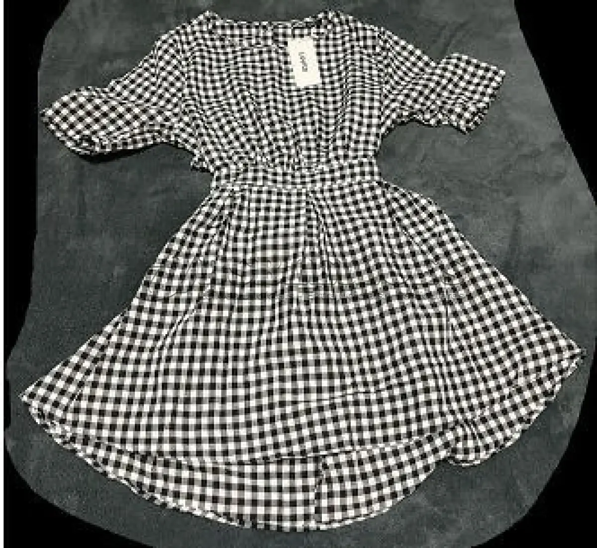LOTE 523 - 03 VESTIDOS NOVOS TAMANHOS M SENDO UM VESTIDO DE MANGA EM POLIÉSTER TAMANHO M,AVELORIA ROSIE VESTIDO COM MANGAS LANTERNA E AMARRAÇÃO NAS COSTAS UM ELEGANTE FLORAL IMPRESSO LONGOS VESTIDOS CASUAIS O PESCOÇO DE MANGA COMPRIDA. (NO ESTADO) ATENÇÃO! FAZER A VISITAÇÃO ANTES DE ARREMATAR, NÃO SABEMOS SE FUNCIONA, LEILÃO NÃO TEM GARANTIA E NEM DEVOLUÇÃO, SUJEITO A POSSÍVEIS AVARIAS VISÍVEIS/OCULTAS E/OU AUSÊNCIA DE COMPONENTES.