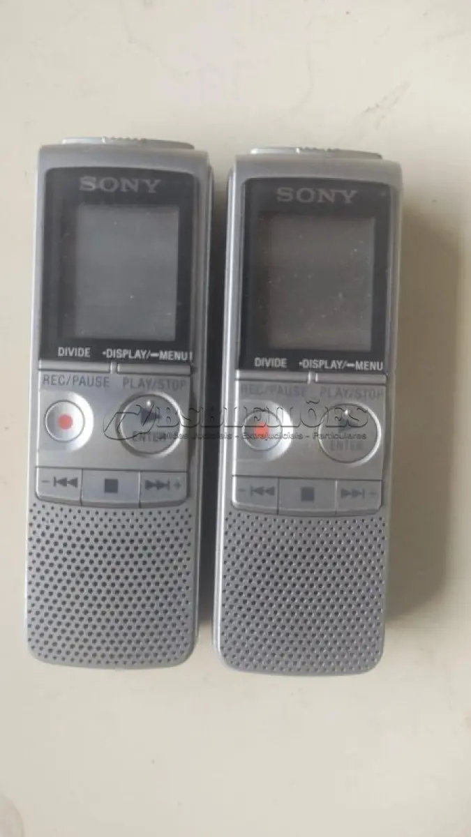 LOTE 481 - 01 LOTE CONTENDO 02 GRAVADORES DE AUDIO SONY. (NO ESTADO) ATENÇÃO! FAZER A VISITAÇÃO ANTES DE ARREMATAR, NÃO SABEMOS SE FUNCIONA, LEILÃO NÃO TEM GARANTIA E NEM DEVOLUÇÃO, SUJEITO A POSSÍVEIS AVARIAS VISÍVEIS/OCULTAS E/OU AUSÊNCIA DE COMPONENTES.