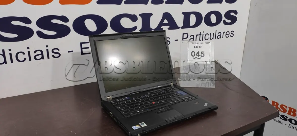 LOTE 045 - 01 NOTEBOOK SEM CARREGADOR MARCA LENOVO.  (NO ESTADO) ATENÇÃO! FAZER A VISITAÇÃO ANTES DE ARREMATAR, NÃO SABEMOS SE FUNCIONA. LEILÃO NÃO TEM GARANTIA E NEM DEVOLUÇÃO, SUJEITO A POSSÍVEIS AVARIAS VISÍVEIS/OCULTAS E/OU AUSÊNCIA DE COMPONENTES.