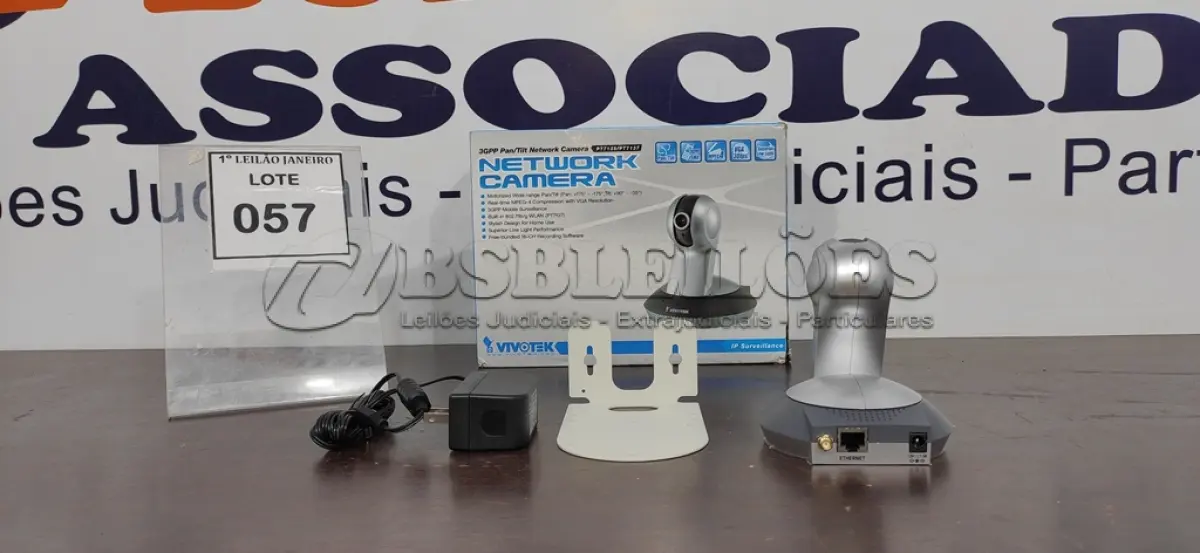 LOTE 057 - 01 CÂMERA DE REDE FIXA MARCA VIVOTEK.  (NO ESTADO) ATENÇÃO! FAZER A VISITAÇÃO ANTES DE ARREMATAR, NÃO SABEMOS SE FUNCIONA. LEILÃO NÃO TEM GARANTIA E NEM DEVOLUÇÃO, SUJEITO A POSSÍVEIS AVARIAS VISÍVEIS/OCULTAS E/OU AUSÊNCIA DE COMPONENTES.