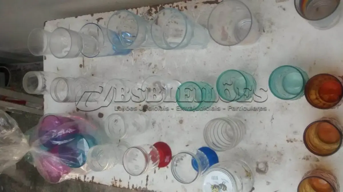 LOTE 518 - 01 LOTE COM DIVERSOS ÍTENS PARA USO. (NO ESTADO) ATENÇÃO! FAZER A VISITAÇÃO ANTES DE ARREMATAR, NÃO SABEMOS SE FUNCIONA, LEILÃO NÃO TEM GARANTIA E NEM DEVOLUÇÃO, SUJEITO A POSSÍVEIS AVARIAS VISÍVEIS/OCULTAS E/OU AUSÊNCIA DE COMPONENTES.