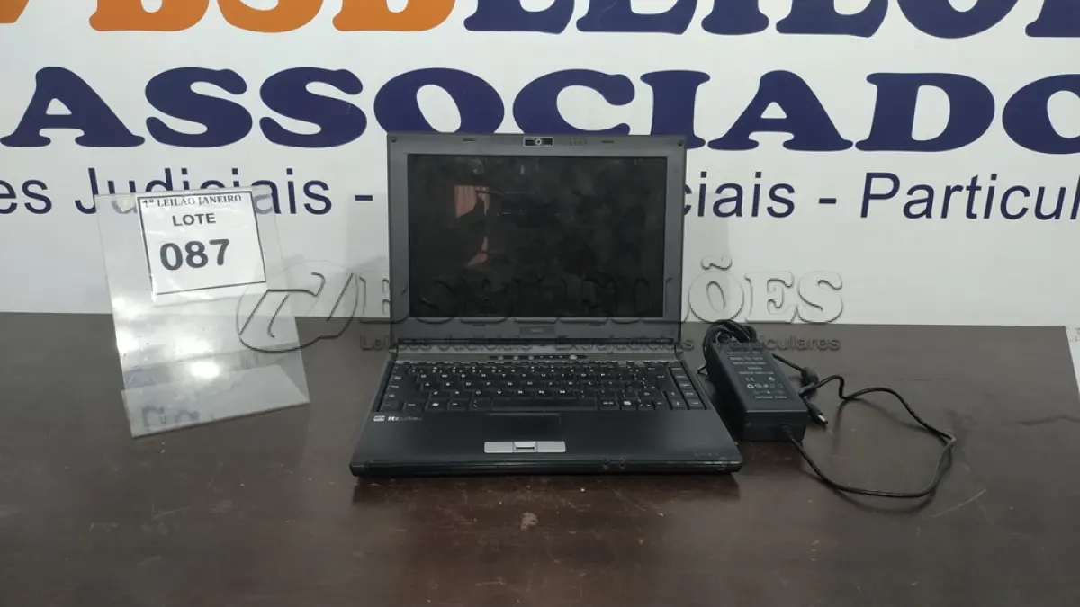 LOTE 087 - 01 NOTEBOOK COM FONTE MARCA ITAUTEC.  (NO ESTADO) ATENÇÃO! FAZER A VISITAÇÃO ANTES DE ARREMATAR, NÃO SABEMOS SE FUNCIONA. LEILÃO NÃO TEM GARANTIA E NEM DEVOLUÇÃO, SUJEITO A POSSÍVEIS AVARIAS VISÍVEIS/OCULTAS E/OU AUSÊNCIA DE COMPONENTES.