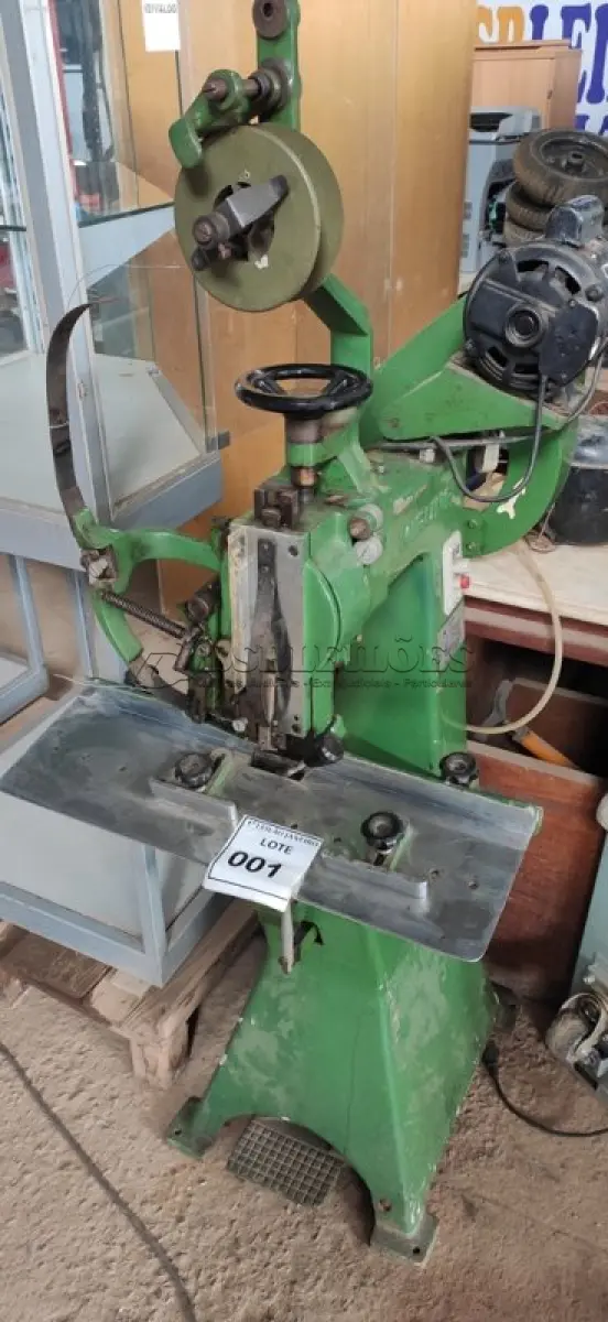 LOTE 001 - 01 GRAMPEADOR GRÁFICO INDUSTRIAL MARCA MIRUNA. (NO ESTADO) ATENÇÃO! FAZER A VISITAÇÃO ANTES DE ARREMATAR, NÃO SABEMOS SE FUNCIONA, LEILÃO NÃO TEM GARANTIA E NEM DEVOLUÇÃO, SUJEITO A POSSÍVEIS AVARIAS VISÍVEIS/OCULTAS E/OU AUSÊNCIA DE COMPONENTES.