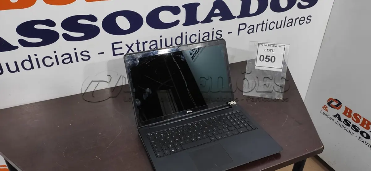 LOTE 050 - 01 NOTEBOOK SEM CARREGADOR MARCA SAMSUNG.  (NO ESTADO) ATENÇÃO! FAZER A VISITAÇÃO ANTES DE ARREMATAR, NÃO SABEMOS SE FUNCIONA. LEILÃO NÃO TEM GARANTIA E NEM DEVOLUÇÃO, SUJEITO A POSSÍVEIS AVARIAS VISÍVEIS/OCULTAS E/OU AUSÊNCIA DE COMPONENTES.