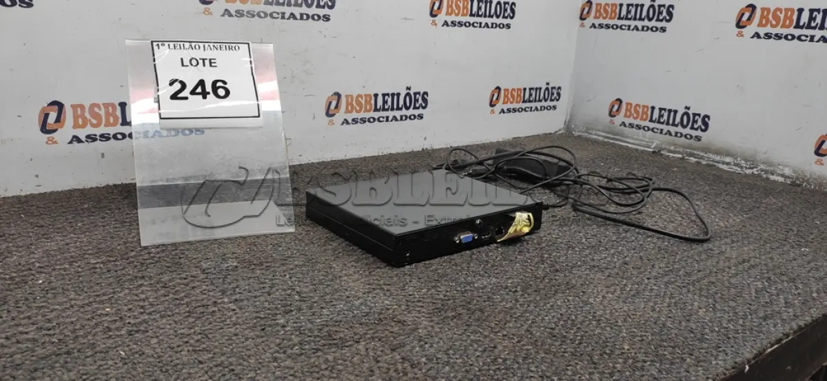LOTE 246 - 01 MINI PC CORE I3 MARCA DATEN.  (NO ESTADO) ATENÇÃO! FAZER A VISITAÇÃO ANTES DE ARREMATAR, NÃO SABEMOS SE FUNCIONA. LEILÃO NÃO TEM GARANTIA E NEM DEVOLUÇÃO, SUJEITO A POSSÍVEIS AVARIAS VISÍVEIS/OCULTAS E/OU AUSÊNCIA DE COMPONENTES.