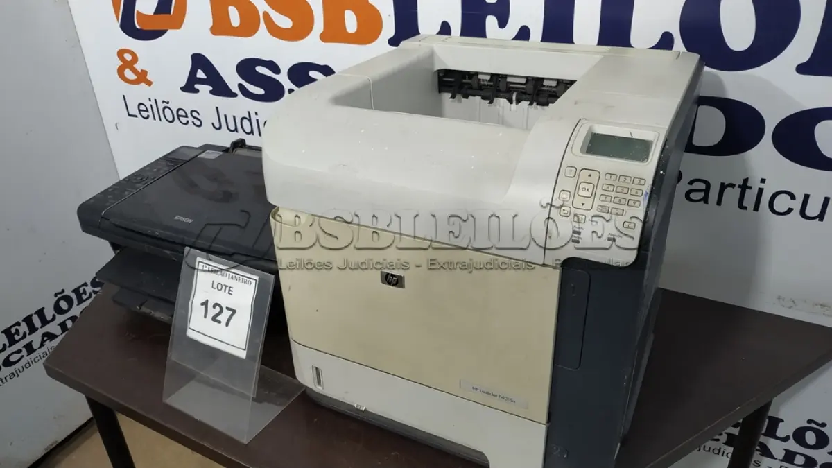 LOTE 127 - 02 IMPRESSORAS MARCAS HP E EPSON. (NO ESTADO) ATENÇÃO! FAZER A VISITAÇÃO ANTES DE ARREMATAR, NÃO SABEMOS SE FUNCIONA, LEILÃO NÃO TEM GARANTIA E NEM DEVOLUÇÃO, SUJEITO A POSSÍVEIS AVARIAS VISÍVEIS/OCULTAS E/OU AUSÊNCIA DE COMPONENTES.