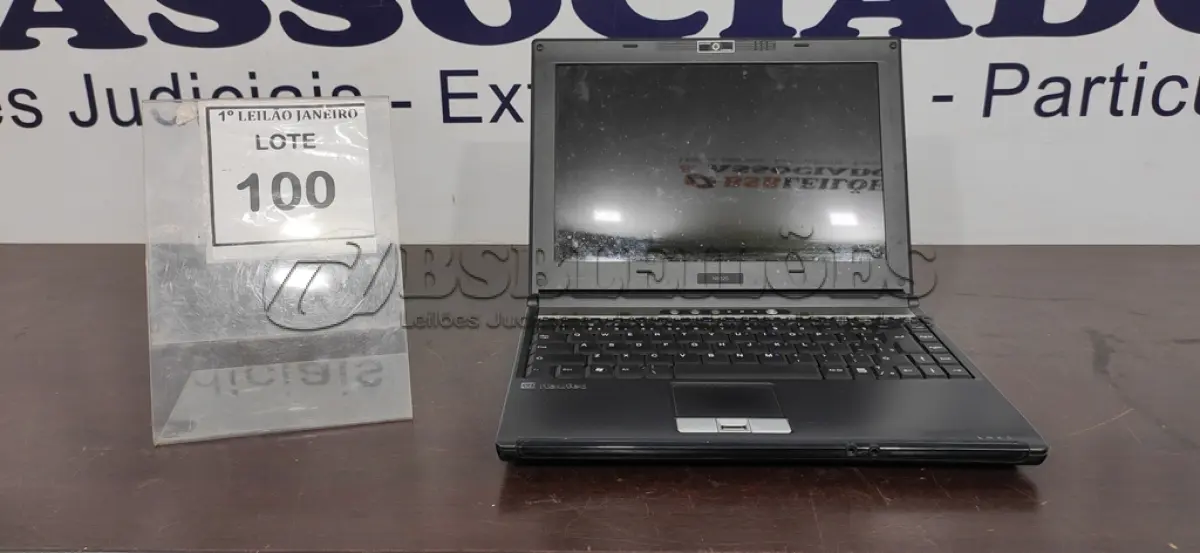 LOTE 100 - 01 NOTEBOOK SEM FONTE MARCA ITAUTEC.  (NO ESTADO) ATENÇÃO! FAZER A VISITAÇÃO ANTES DE ARREMATAR, NÃO SABEMOS SE FUNCIONA. LEILÃO NÃO TEM GARANTIA E NEM DEVOLUÇÃO, SUJEITO A POSSÍVEIS AVARIAS VISÍVEIS/OCULTAS E/OU AUSÊNCIA DE COMPONENTES.