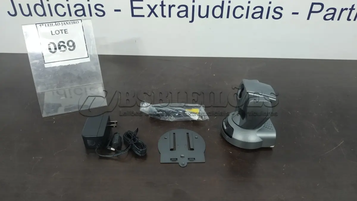 LOTE 069 - 01 CÂMERA DE REDE FIXA MARCA VIVOTEK.  (NO ESTADO) ATENÇÃO! FAZER A VISITAÇÃO ANTES DE ARREMATAR, NÃO SABEMOS SE FUNCIONA. LEILÃO NÃO TEM GARANTIA E NEM DEVOLUÇÃO, SUJEITO A POSSÍVEIS AVARIAS VISÍVEIS/OCULTAS E/OU AUSÊNCIA DE COMPONENTES.