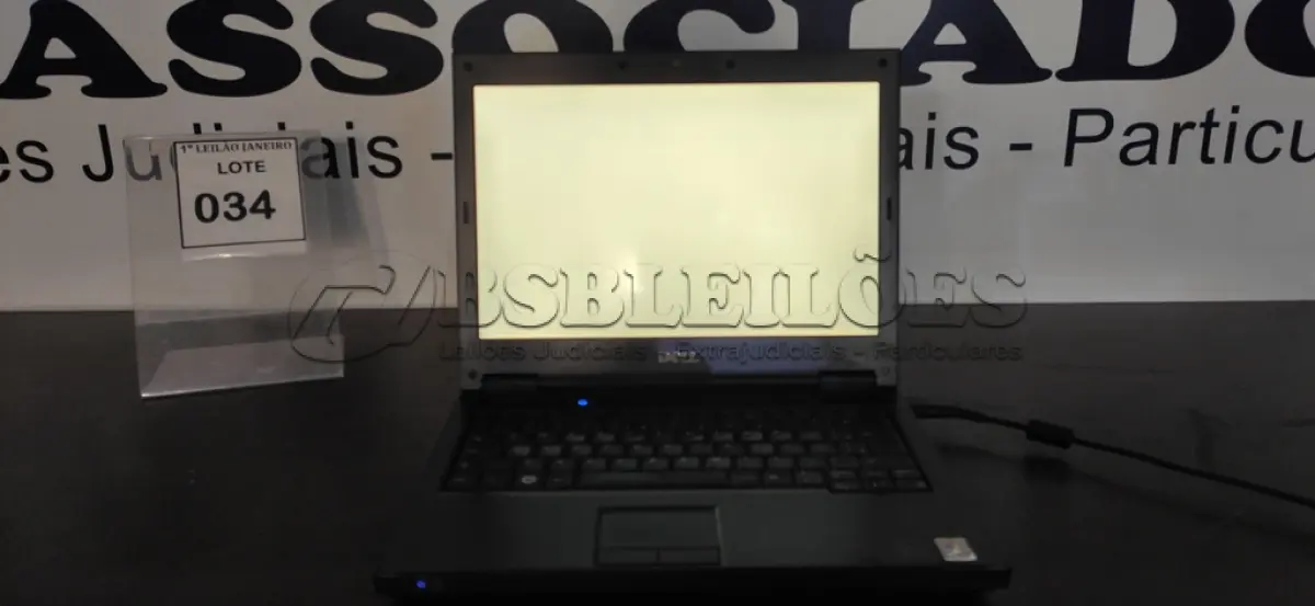 LOTE 034 - 01 NOTEBOOK SEM CARREGADOR MARCA DELL.  (NO ESTADO) ATENÇÃO! FAZER A VISITAÇÃO ANTES DE ARREMATAR, NÃO SABEMOS SE FUNCIONA. LEILÃO NÃO TEM GARANTIA E NEM DEVOLUÇÃO, SUJEITO A POSSÍVEIS AVARIAS VISÍVEIS/OCULTAS E/OU AUSÊNCIA DE COMPONENTES.