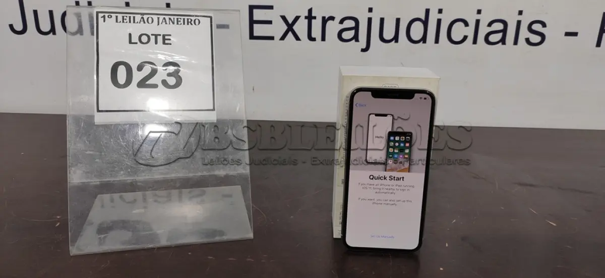 LOTE 023 - 01 IPHONE XS BLOQUEADO.  (NO ESTADO) ATENÇÃO! FAZER A VISITAÇÃO ANTES DE ARREMATAR, NÃO SABEMOS SE FUNCIONA. LEILÃO NÃO TEM GARANTIA E NEM DEVOLUÇÃO, SUJEITO A POSSÍVEIS AVARIAS VISÍVEIS/OCULTAS E/OU AUSÊNCIA DE COMPONENTES.
