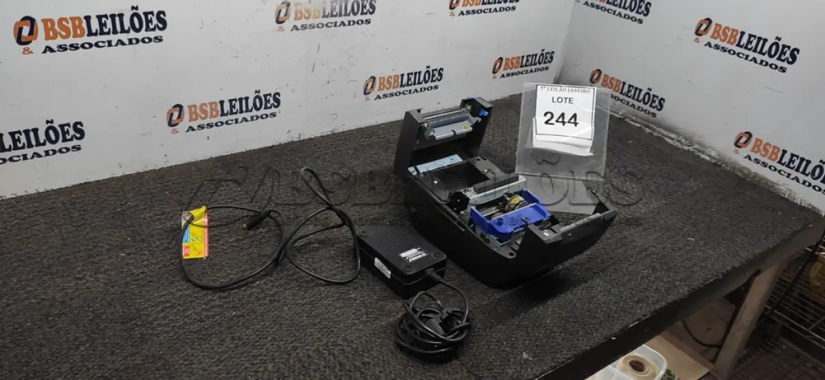 LOTE 244 - 01 IMPRESSORA DE CUPOM COM FONTE MARCA DIEBOLD.  (NO ESTADO) ATENÇÃO! FAZER A VISITAÇÃO ANTES DE ARREMATAR, NÃO SABEMOS SE FUNCIONA. LEILÃO NÃO TEM GARANTIA E NEM DEVOLUÇÃO, SUJEITO A POSSÍVEIS AVARIAS VISÍVEIS/OCULTAS E/OU AUSÊNCIA DE COMPONENTES.