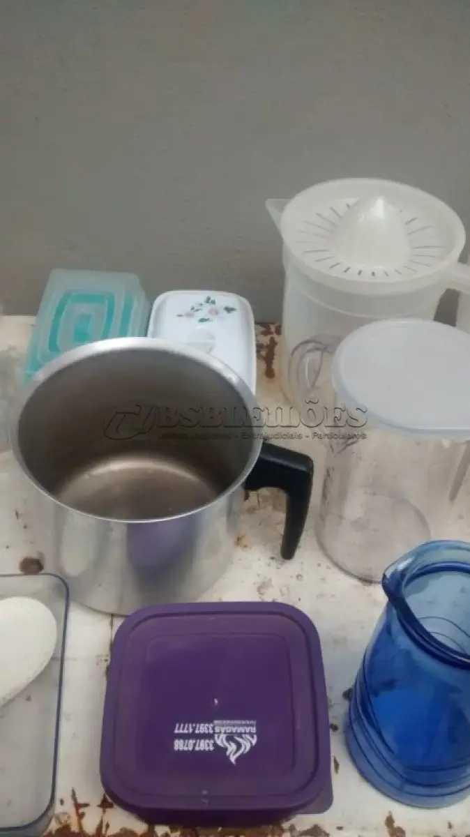 LOTE 519 - 01 LOTE COM ÍTENS DE CASA. (NO ESTADO) ATENÇÃO! FAZER A VISITAÇÃO ANTES DE ARREMATAR, NÃO SABEMOS SE FUNCIONA, LEILÃO NÃO TEM GARANTIA E NEM DEVOLUÇÃO, SUJEITO A POSSÍVEIS AVARIAS VISÍVEIS/OCULTAS E/OU AUSÊNCIA DE COMPONENTES.